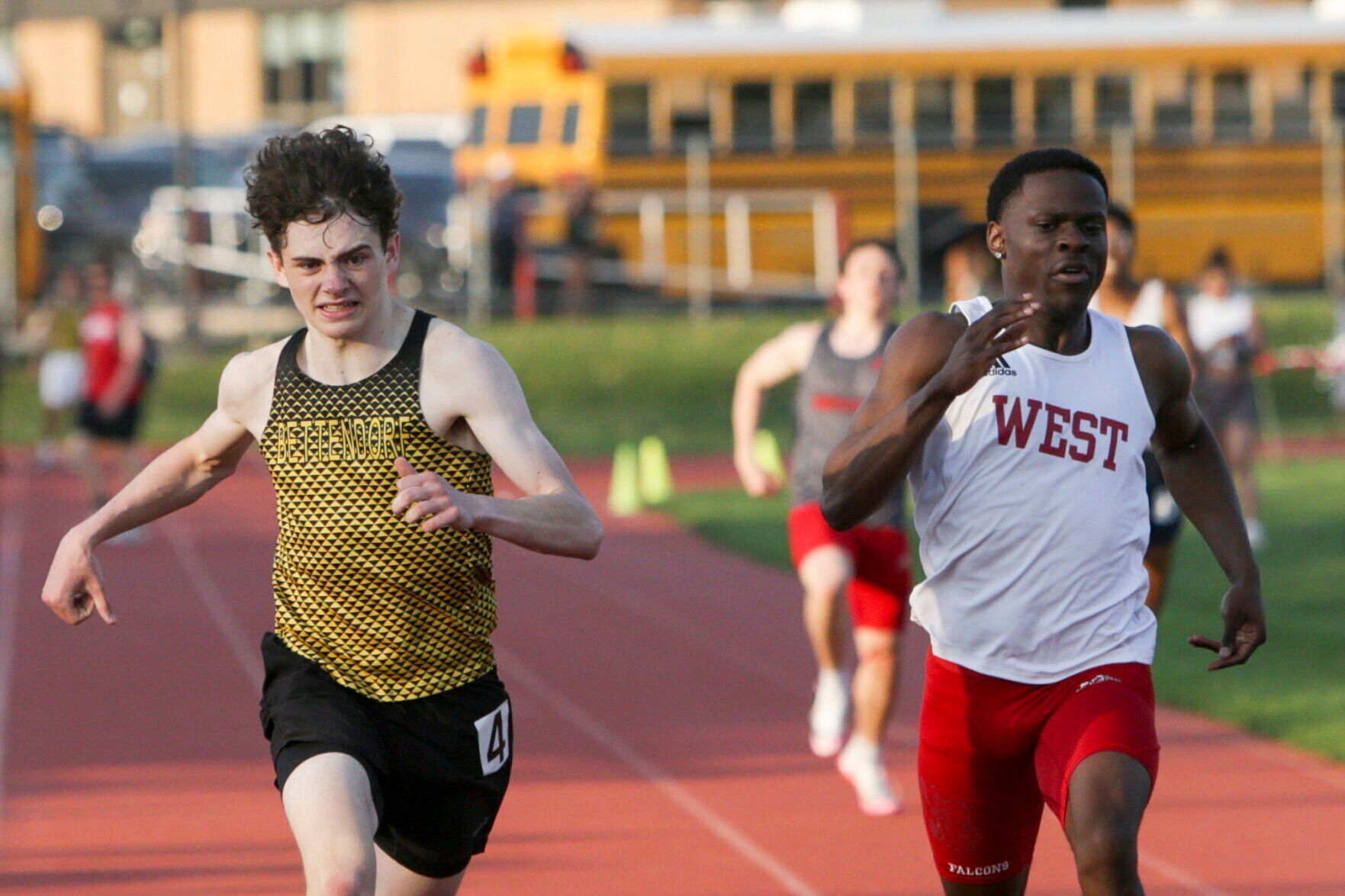 051222-qc-spt-district track-68.jpg